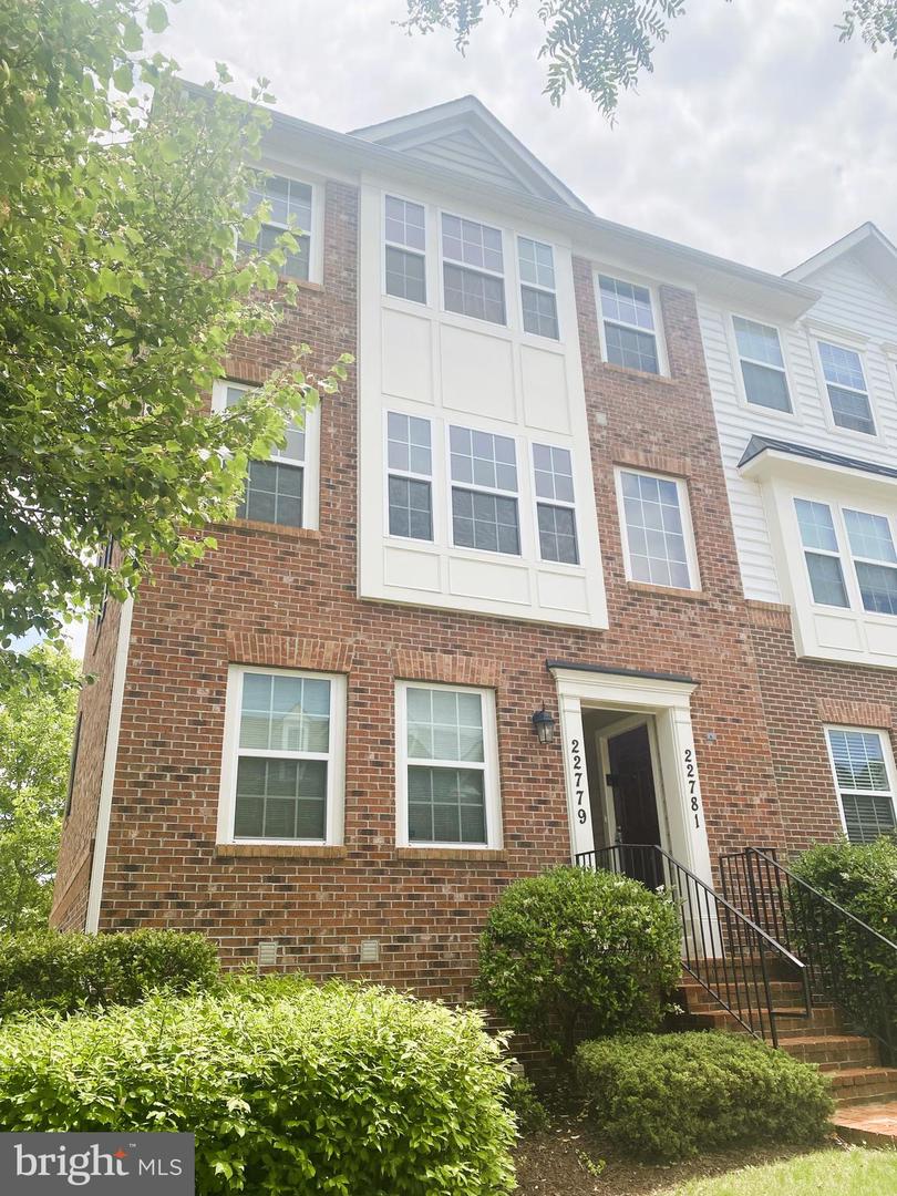 22779 Autumn Breeze Avenue #101, Clarksburg