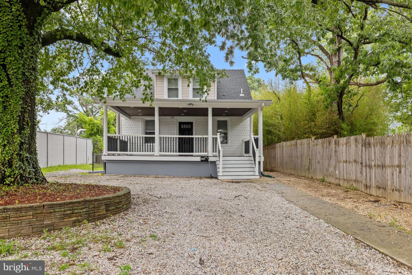 950 E West Highway, Takoma Park