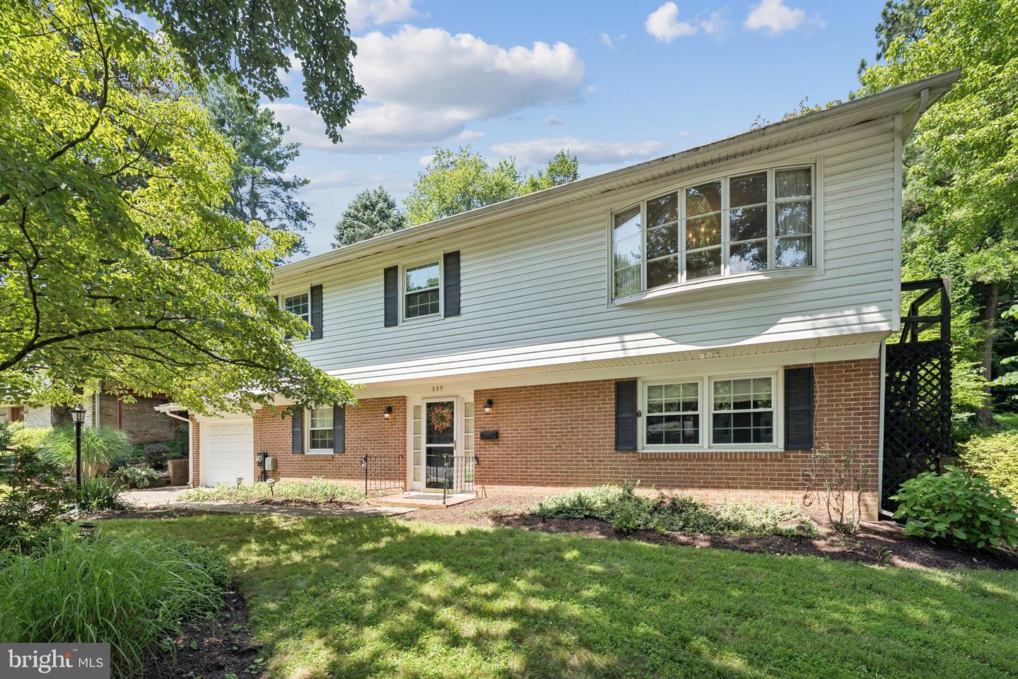 889 Diamond Drive, Gaithersburg