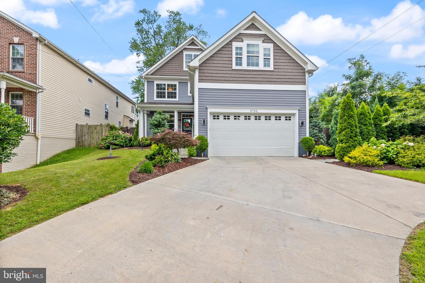 3722 Lawrence Avenue, Kensington