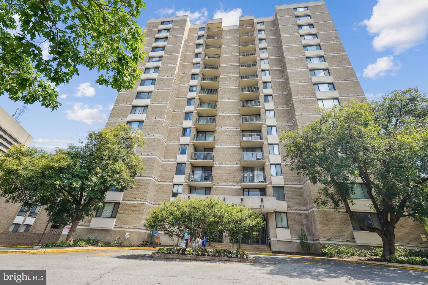 118 Monroe Street #211, Rockville