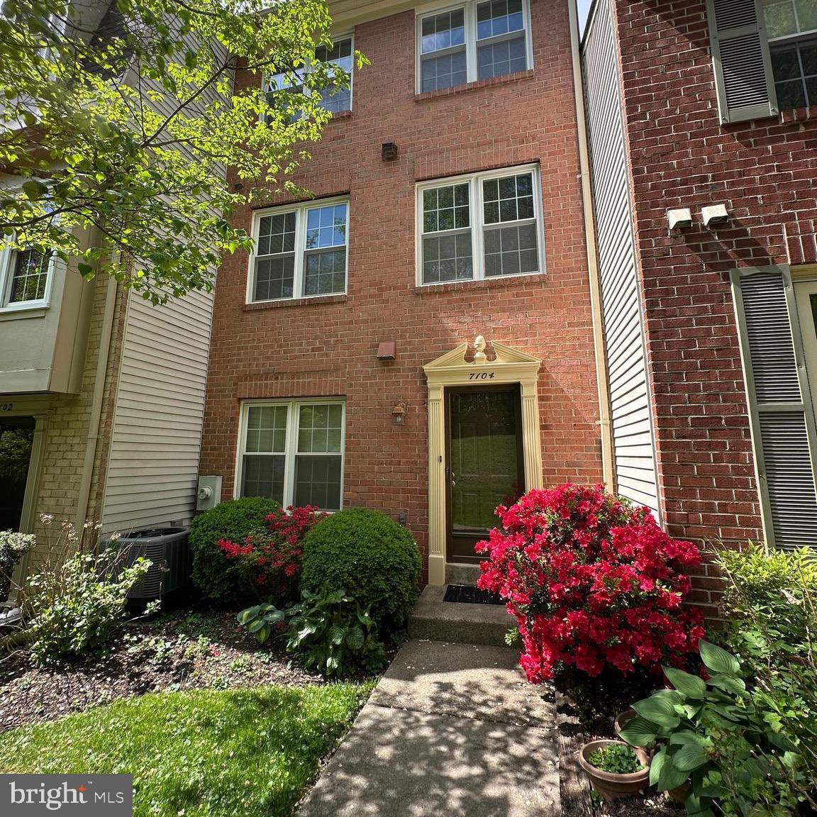 7104 Swansong Way, Bethesda