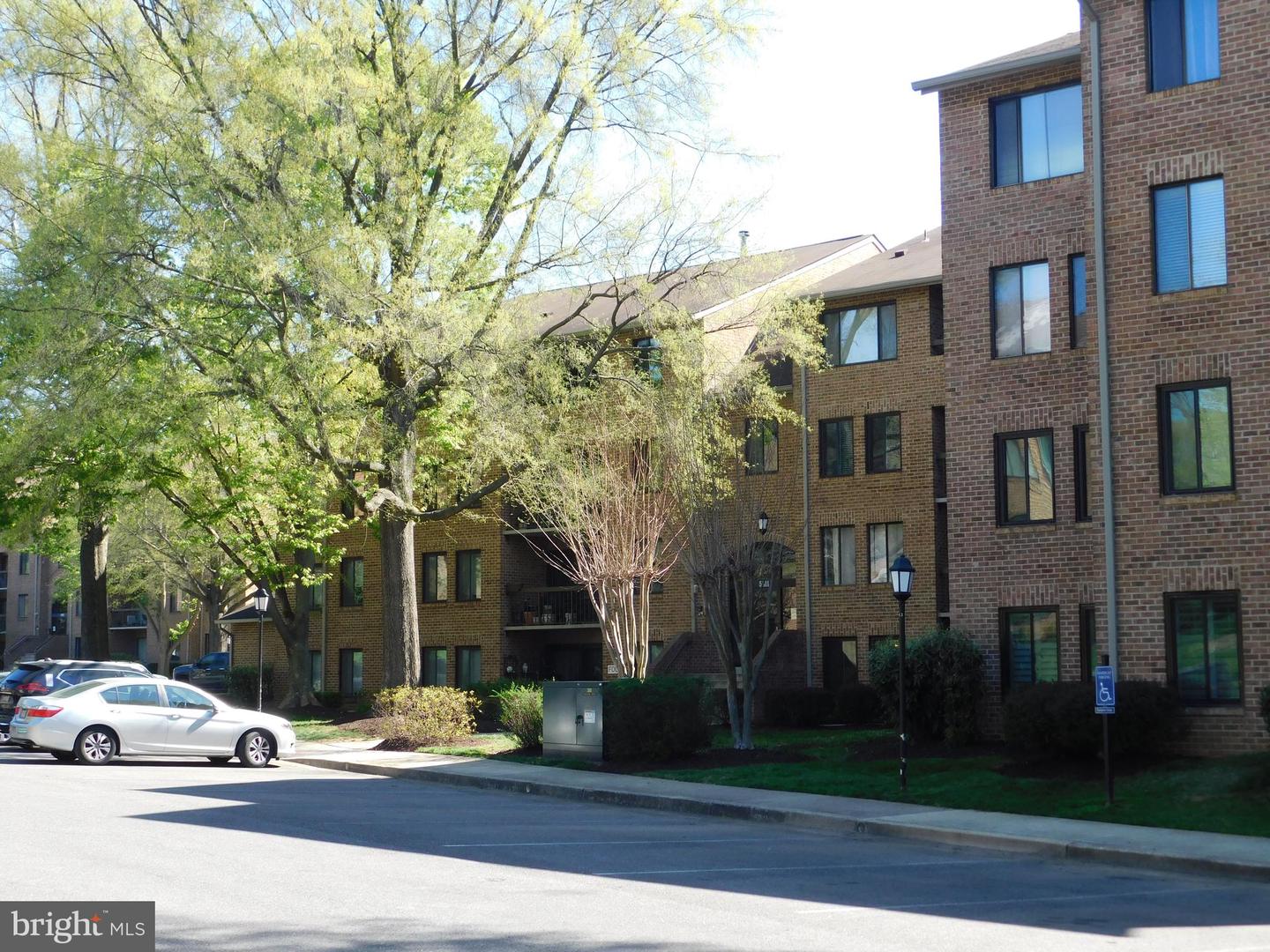 5811 Edson Lane #204, Rockville