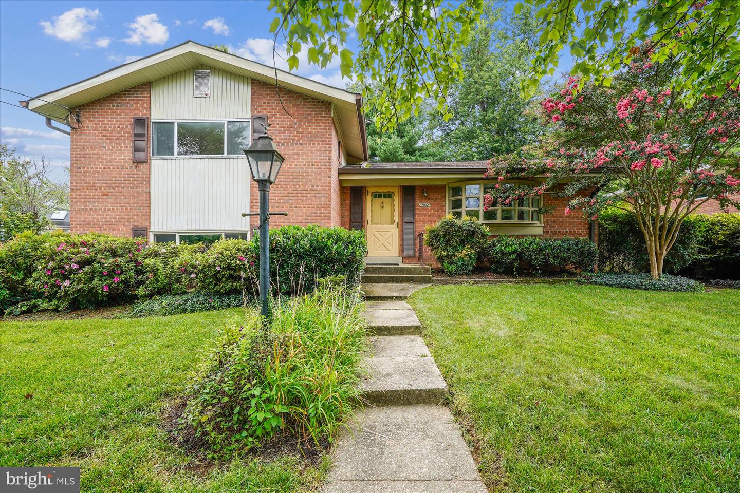 9902 Carnegie Terrace, Bethesda