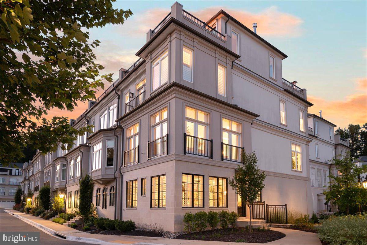 8229 River Road, Bethesda