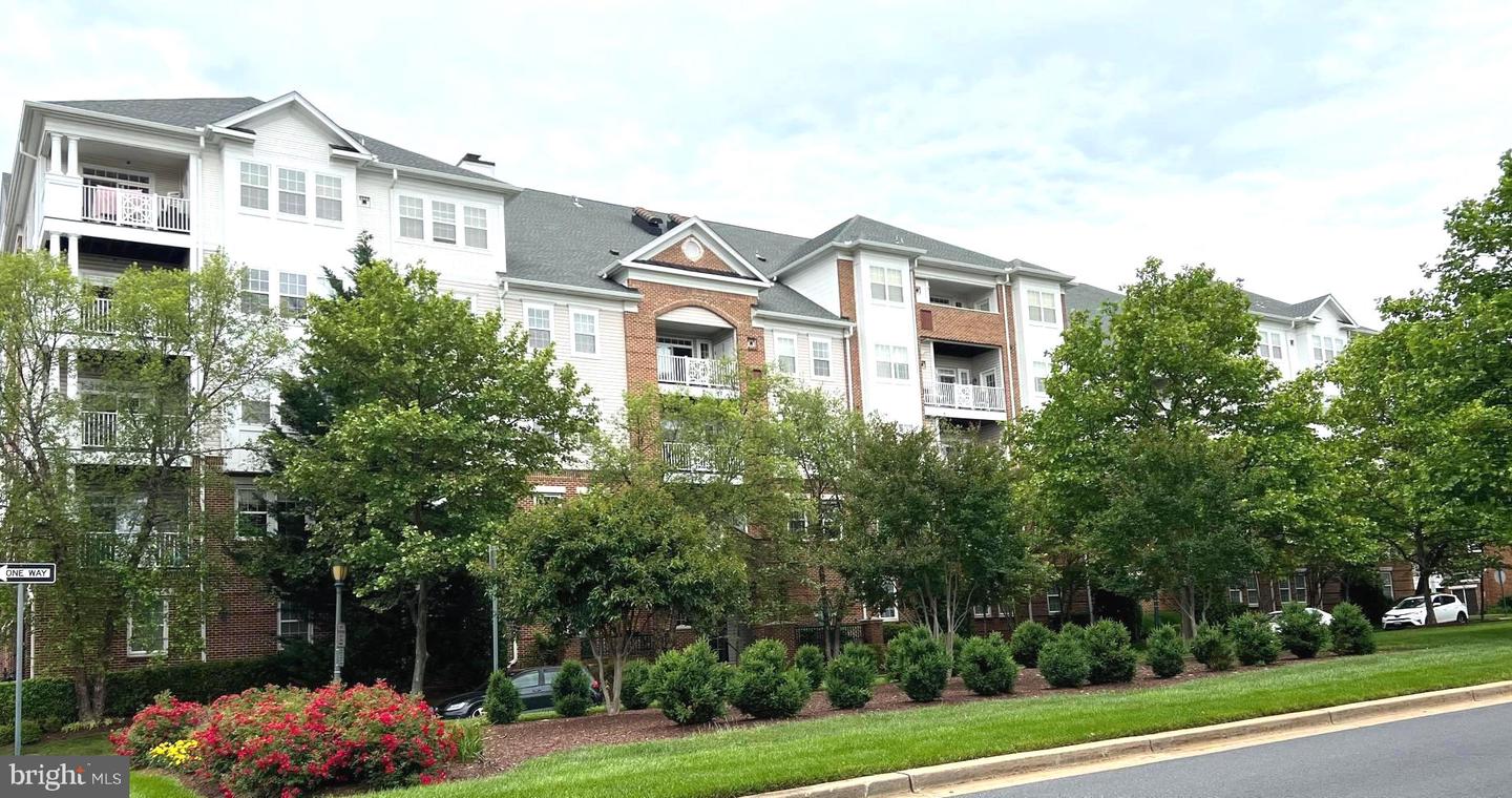 327 King Farm Boulevard #104, Rockville