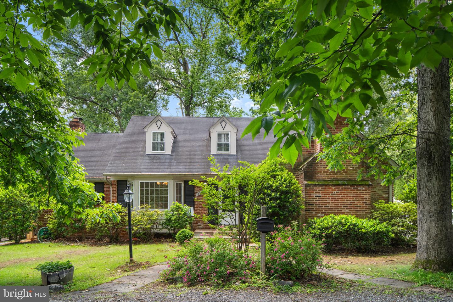 5506 Edson Lane, Rockville