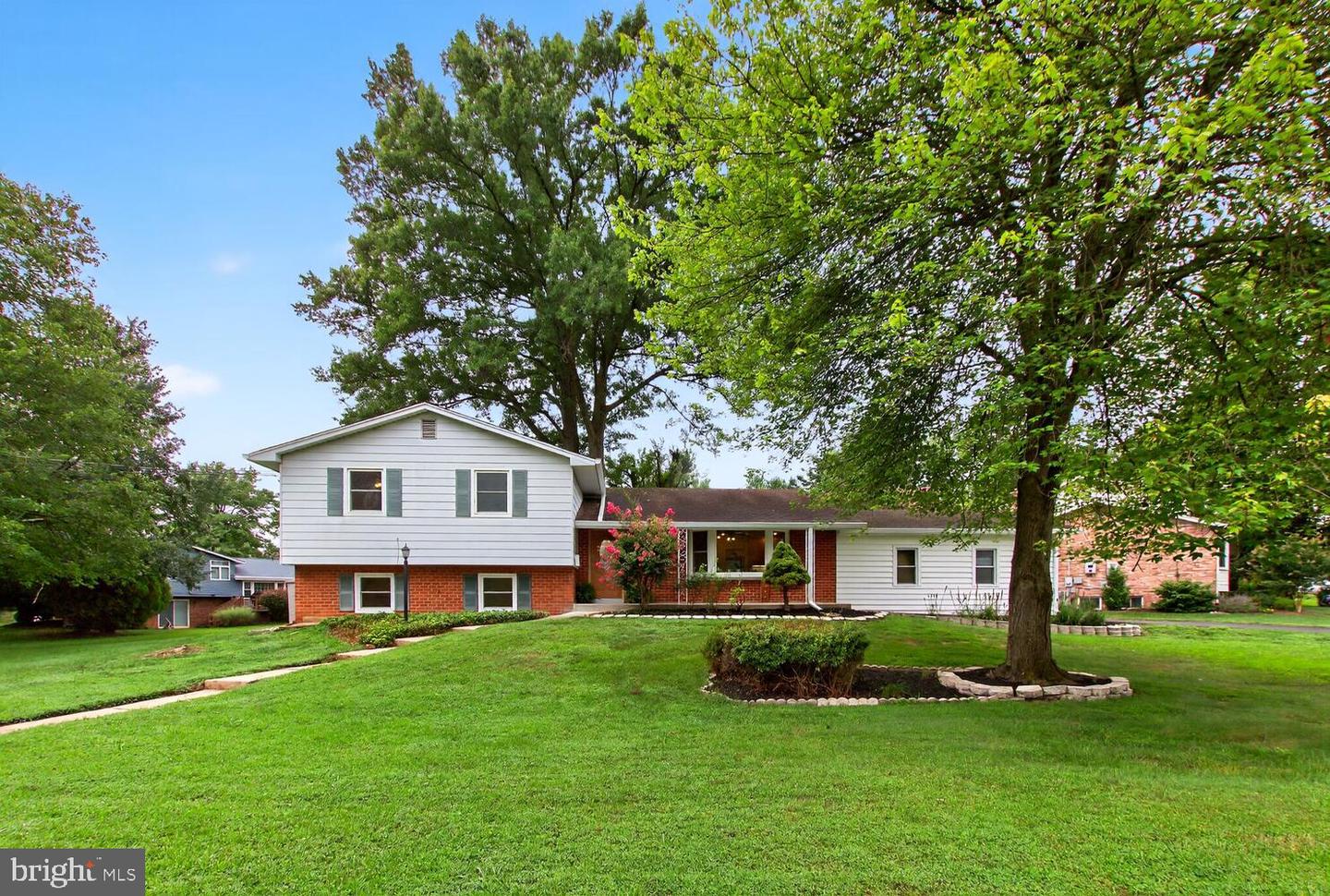 11704 Greenlane Drive, Potomac