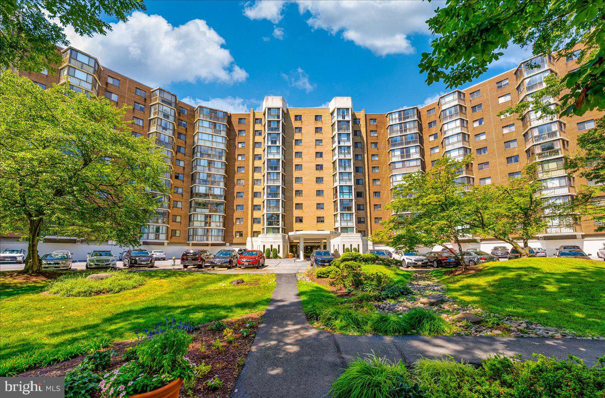 15101 Interlachen Drive #1-807