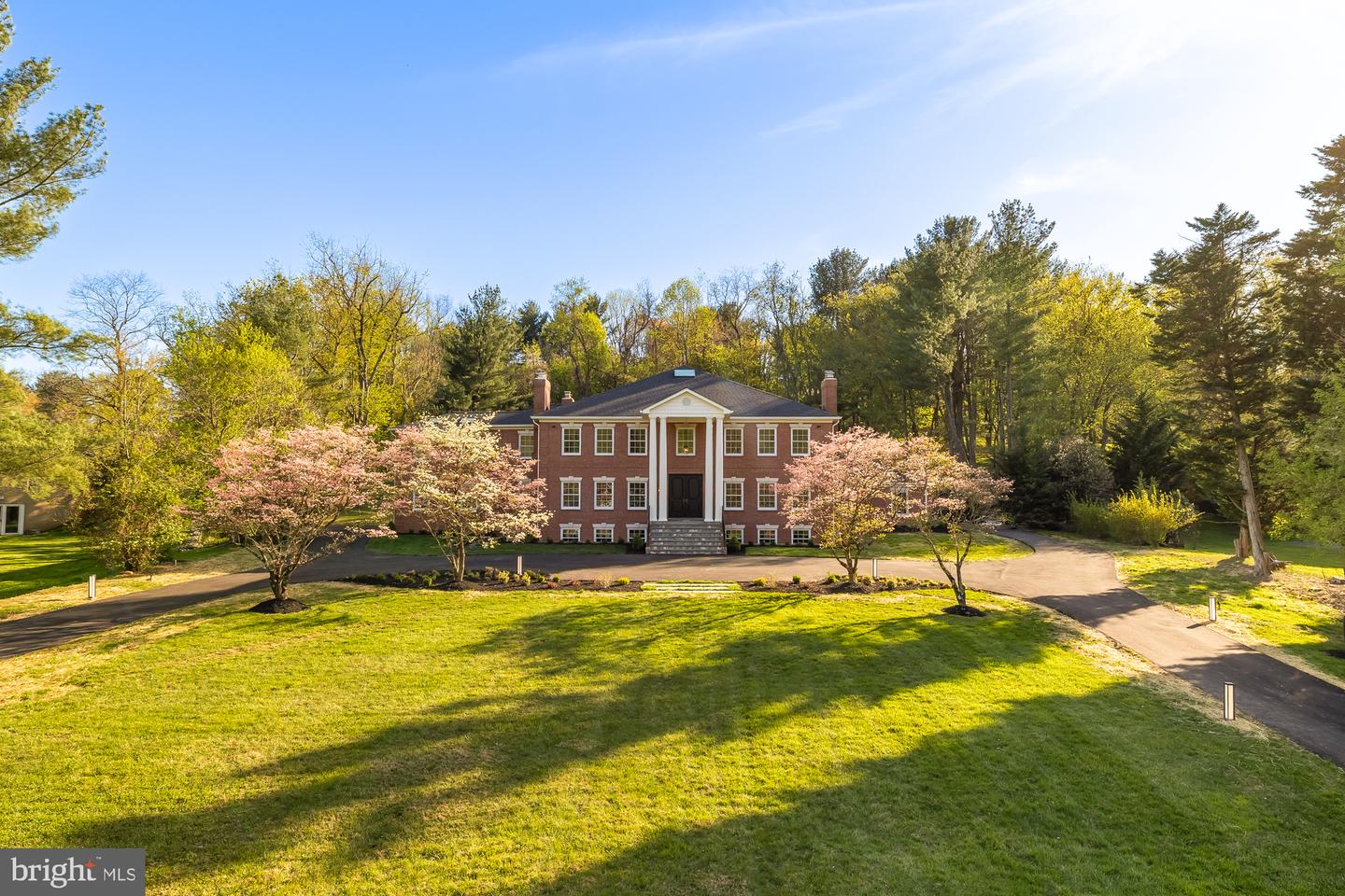 10821 Barn Wood Lane, Potomac