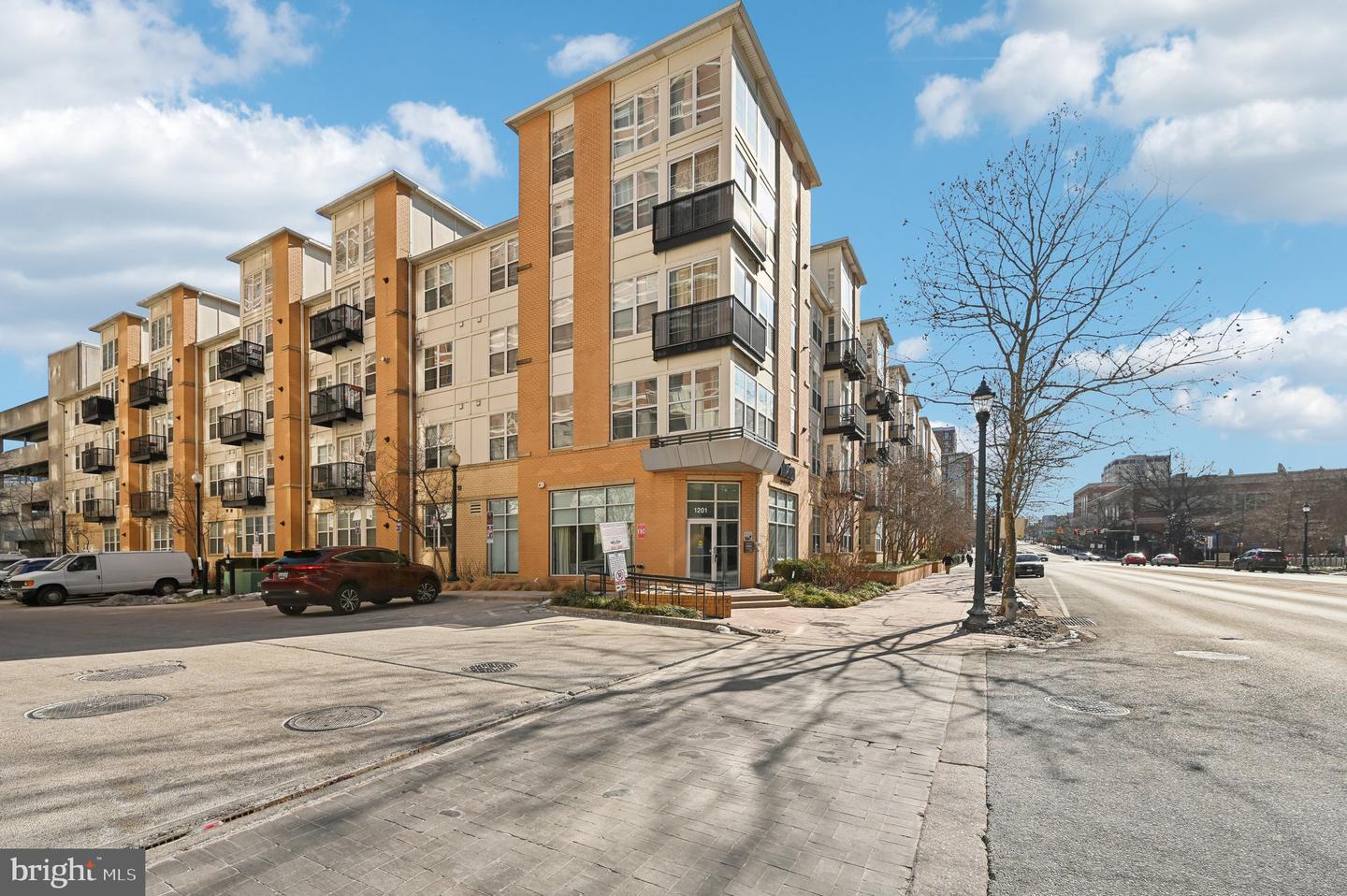 1201 E West Highway #335