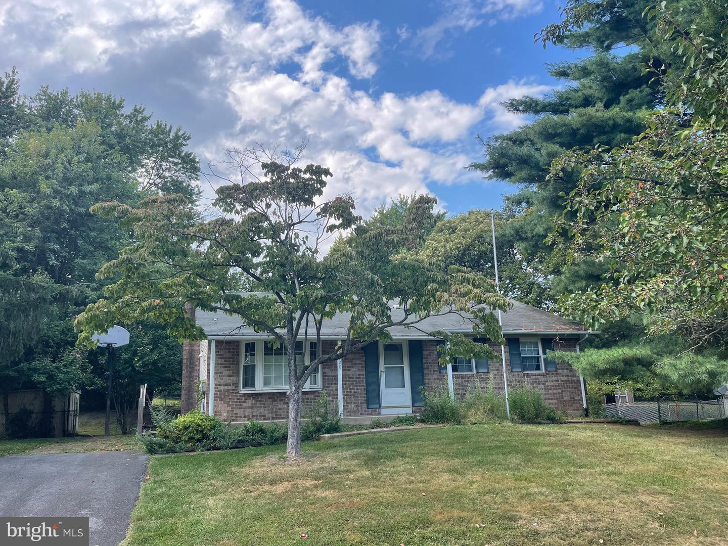 24320 Log House Road, Gaithersburg