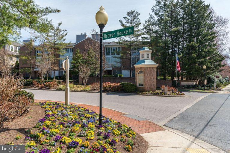 5713 Brewer House Circle #302, Rockville