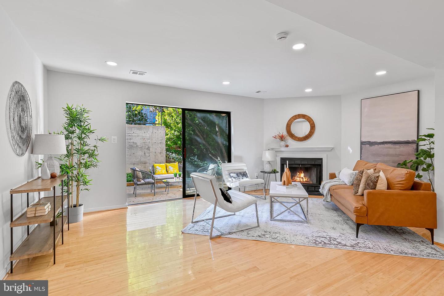 8912 Battery Place #7, Bethesda
