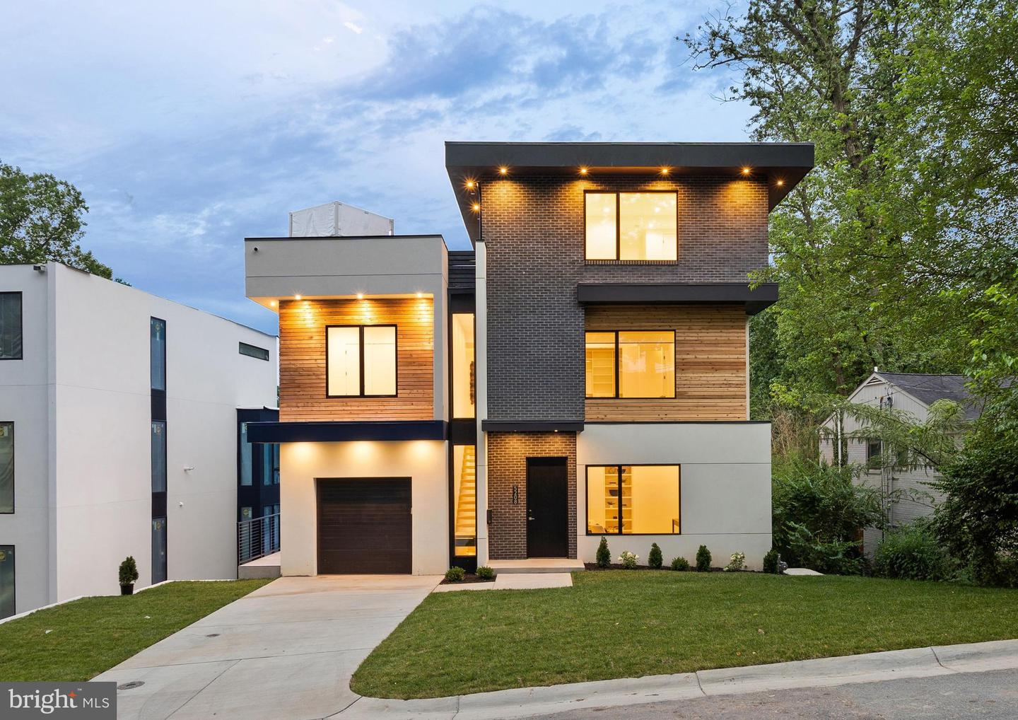5208 Danbury Road