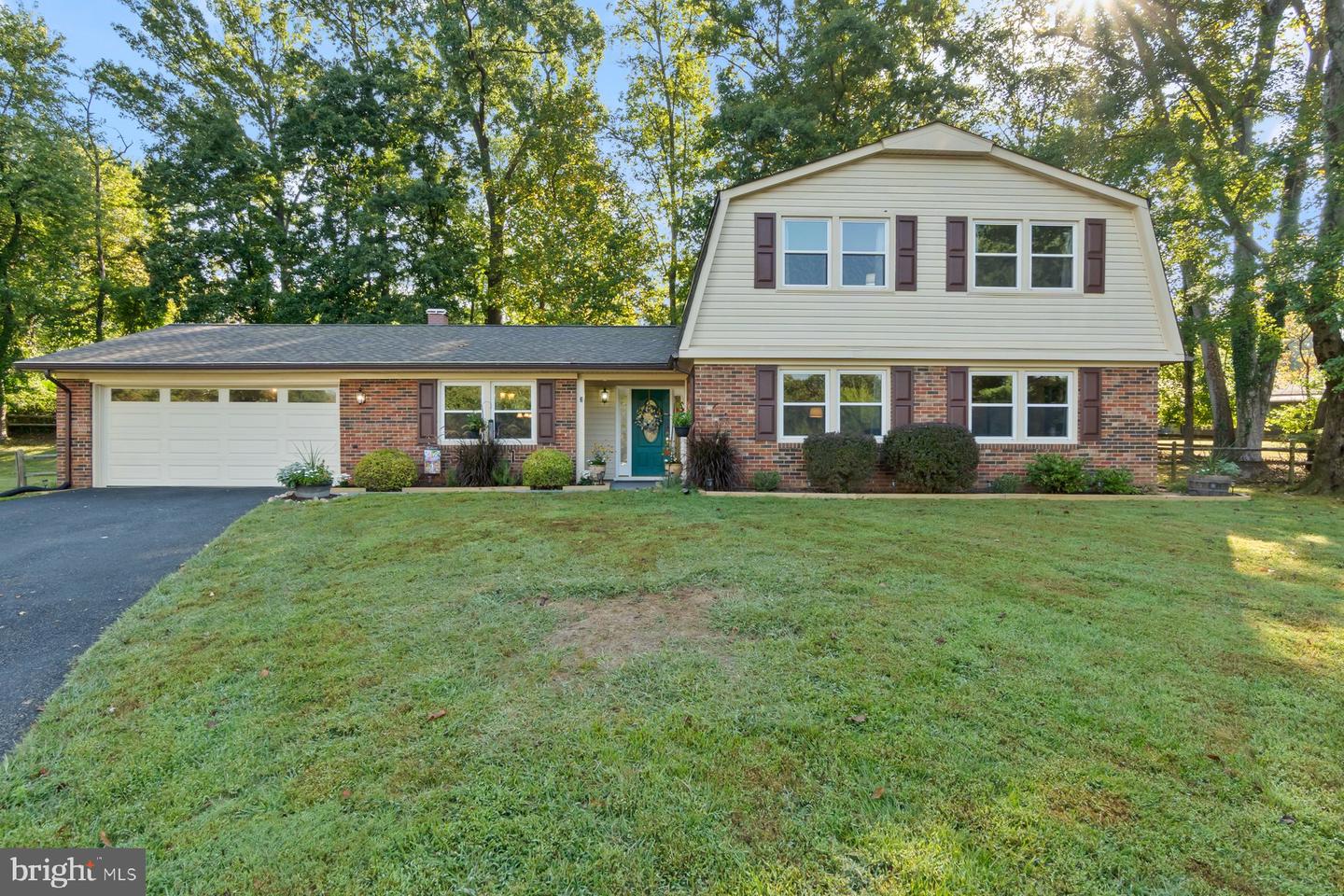 2 Broomall Court, Silver Spring