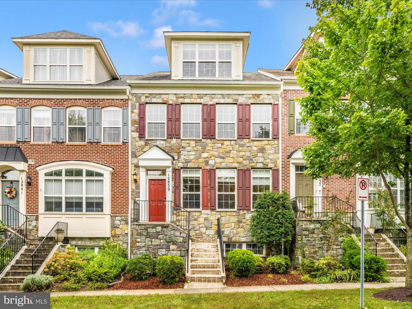 12839 Grand Elm Street, Clarksburg