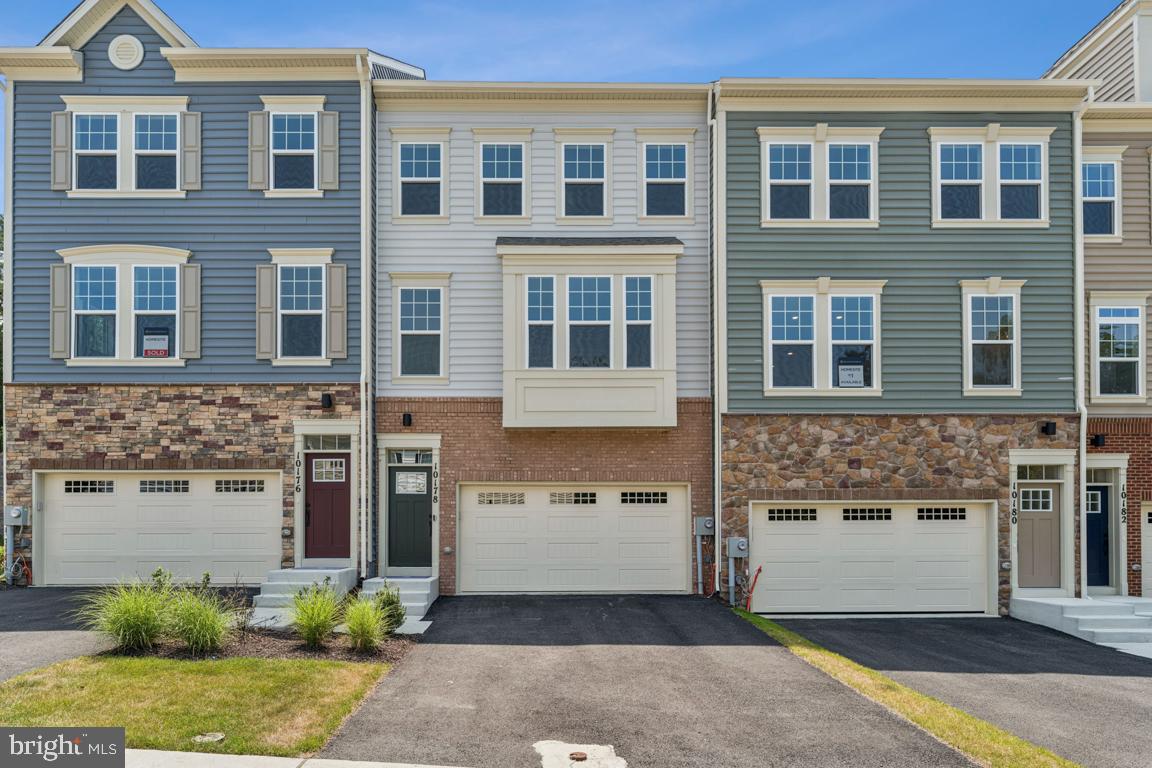 10182 Kings Grove Way, Damascus