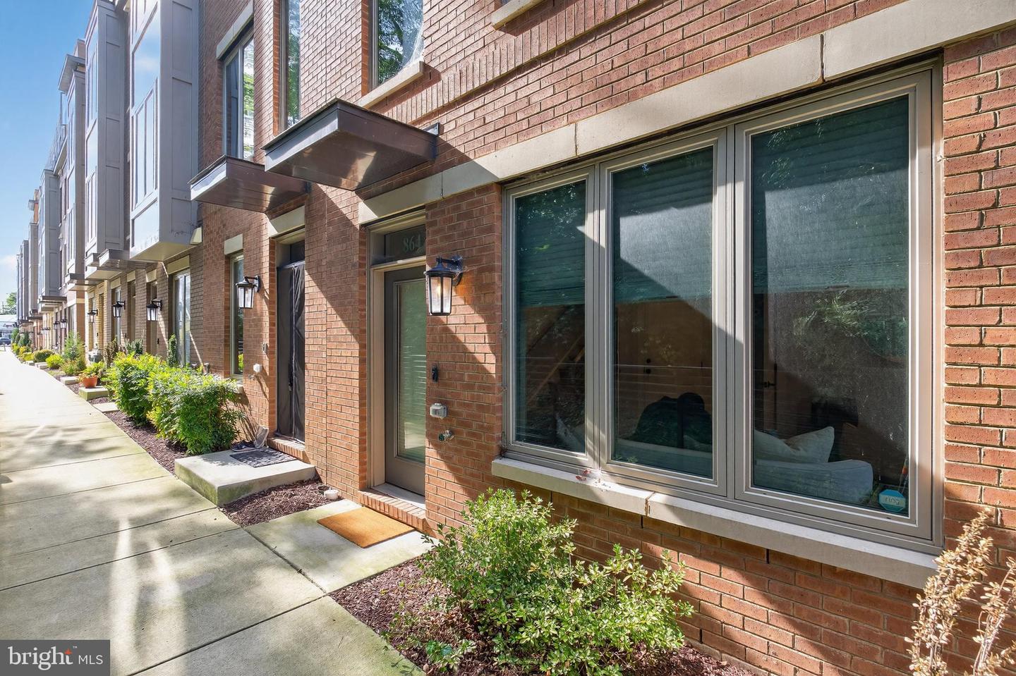 864 Thompson Crescent #44