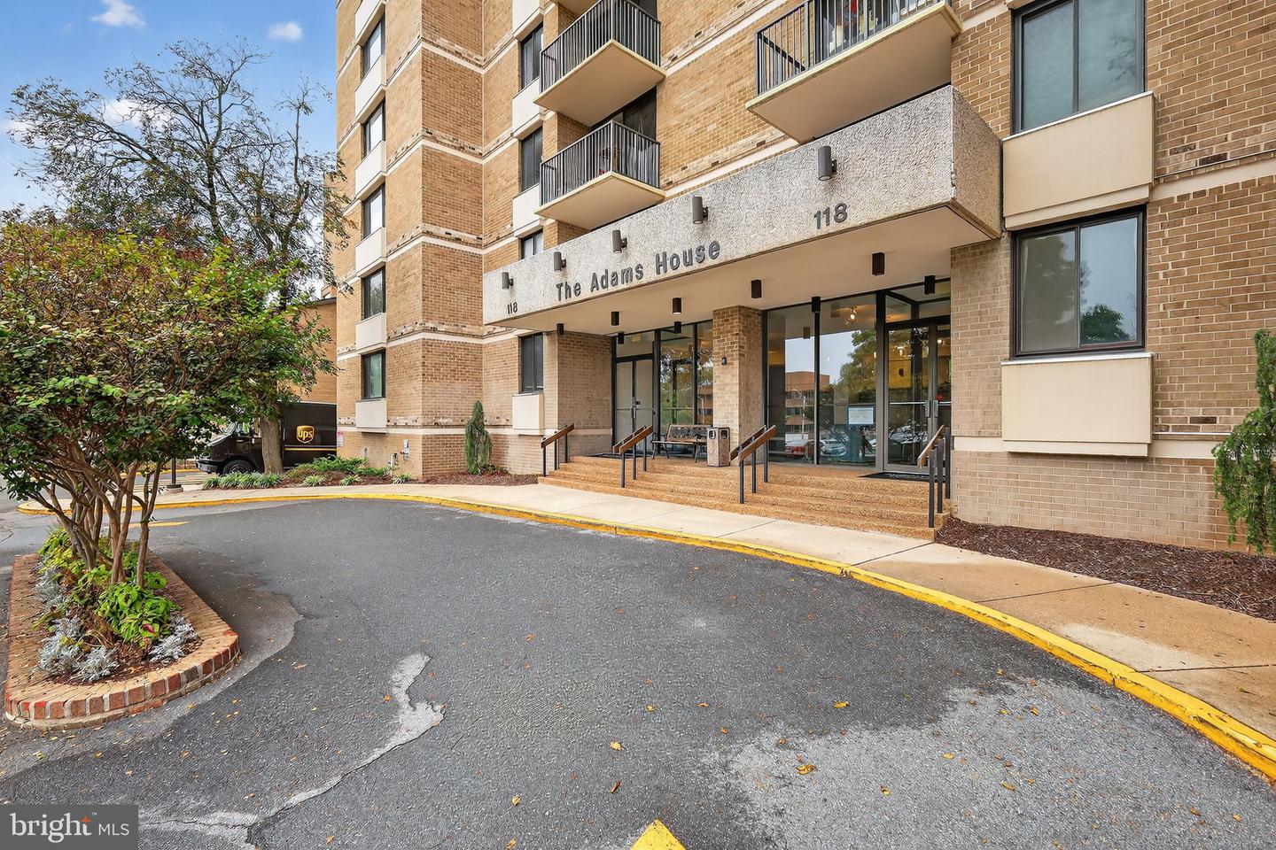 118 Monroe Street #604