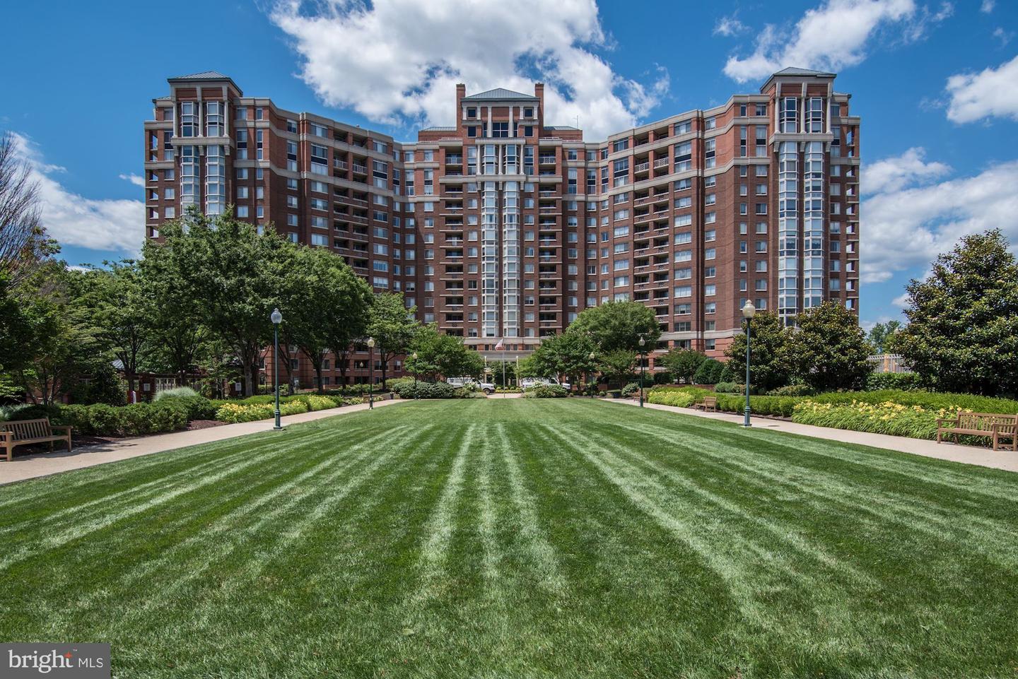 5809 Nicholson Lane #1209, Rockville