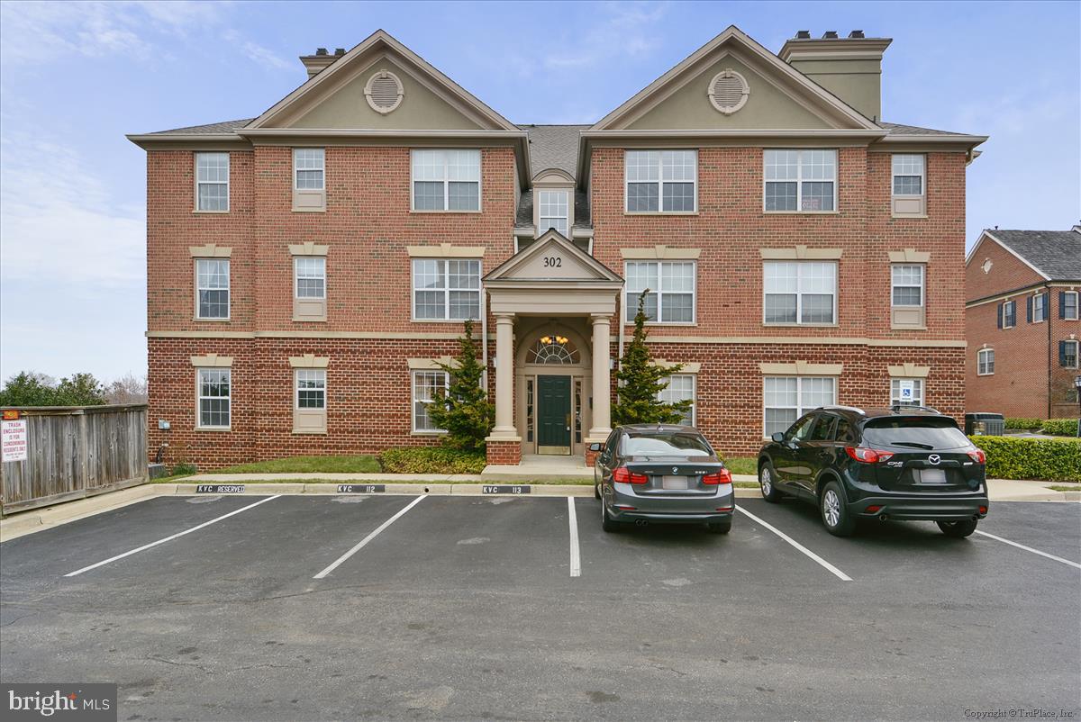 302 Ridgepoint Place #16, Gaithersburg