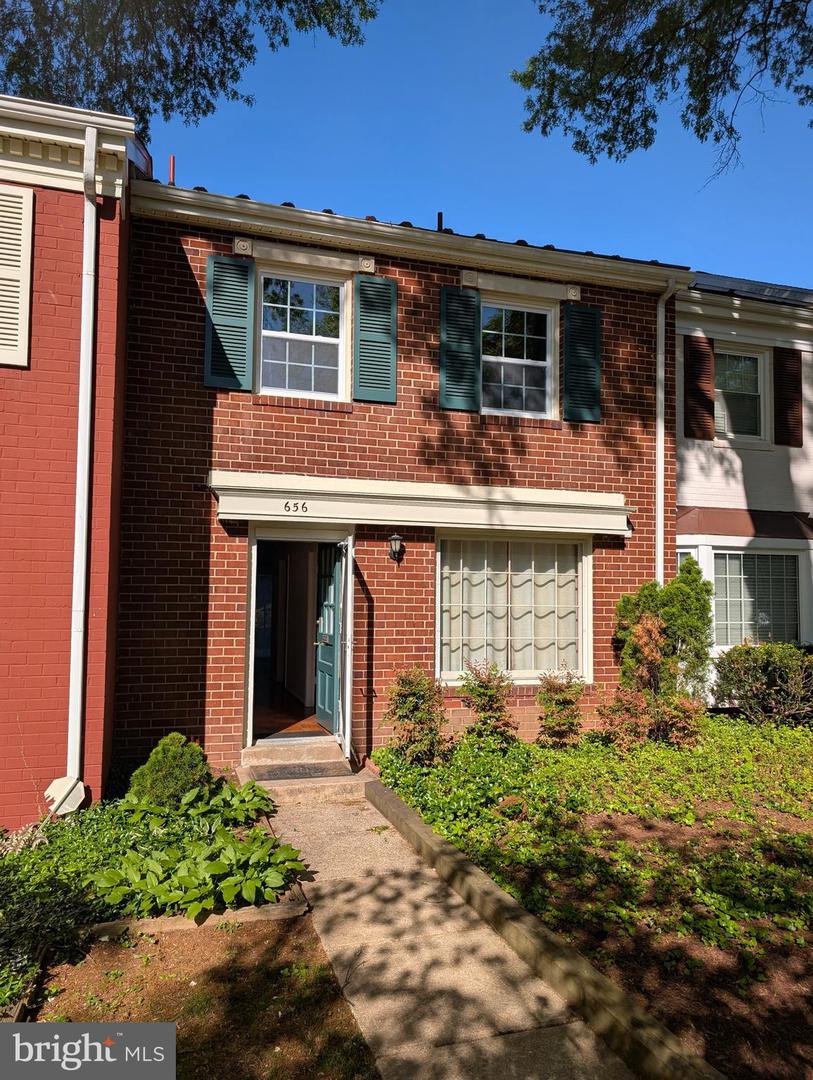 656 Azalea Drive #4-656, Rockville