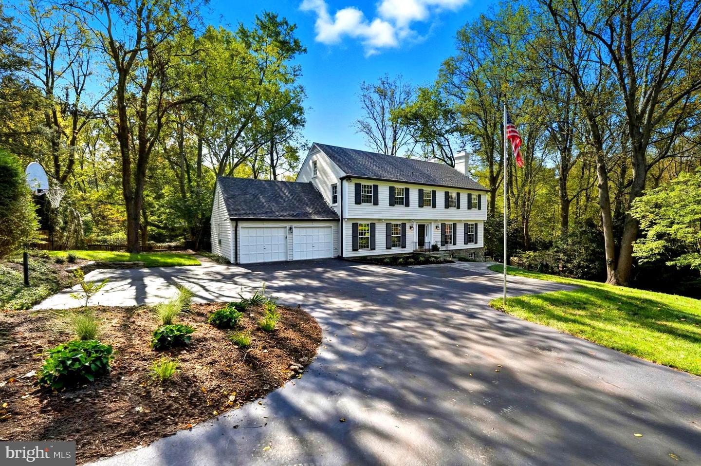 7918 Bradley Boulevard, Bethesda