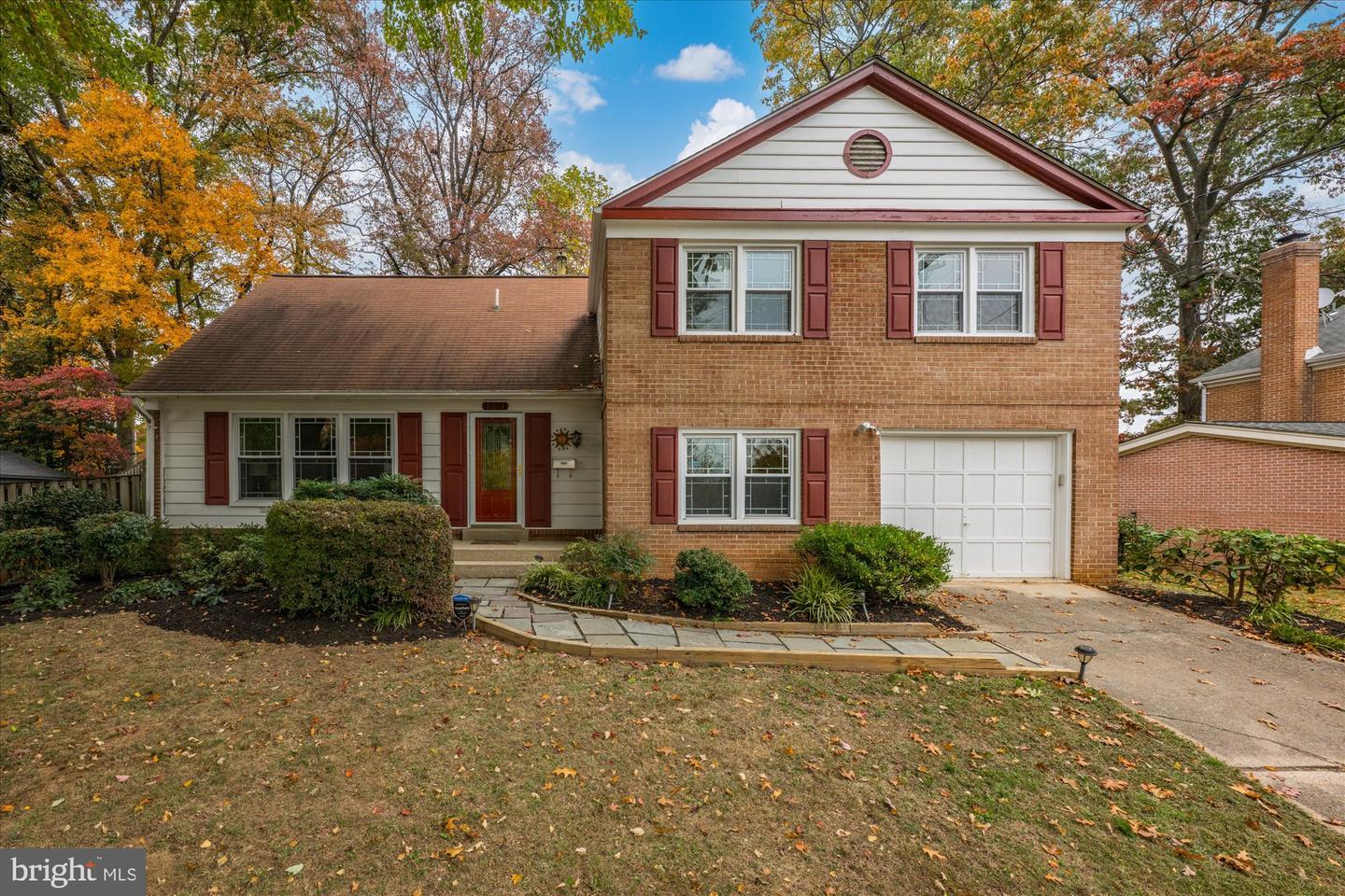 8311 Aqueduct Road, Potomac