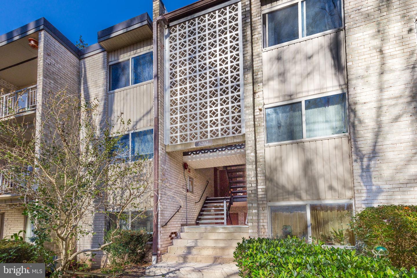 5202 Crossfield Court #117, Rockville