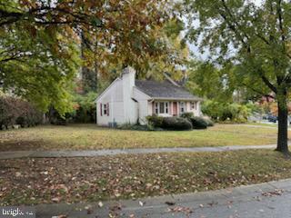 8917 Seneca Lane, Bethesda