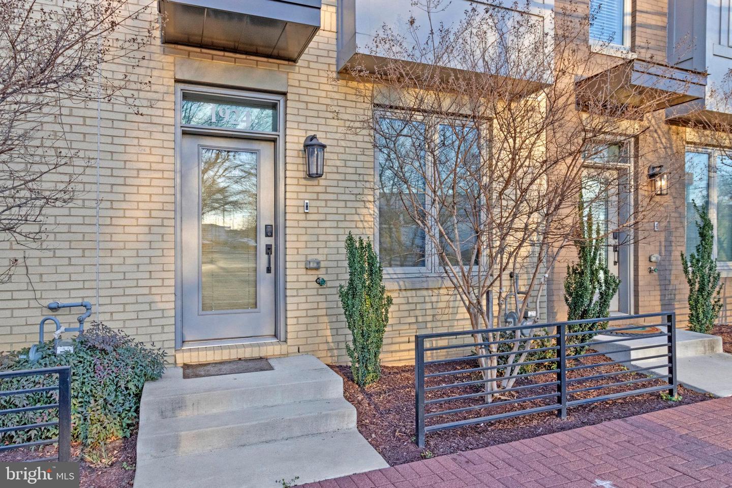 1924 Chapman Ave #10, Rockville