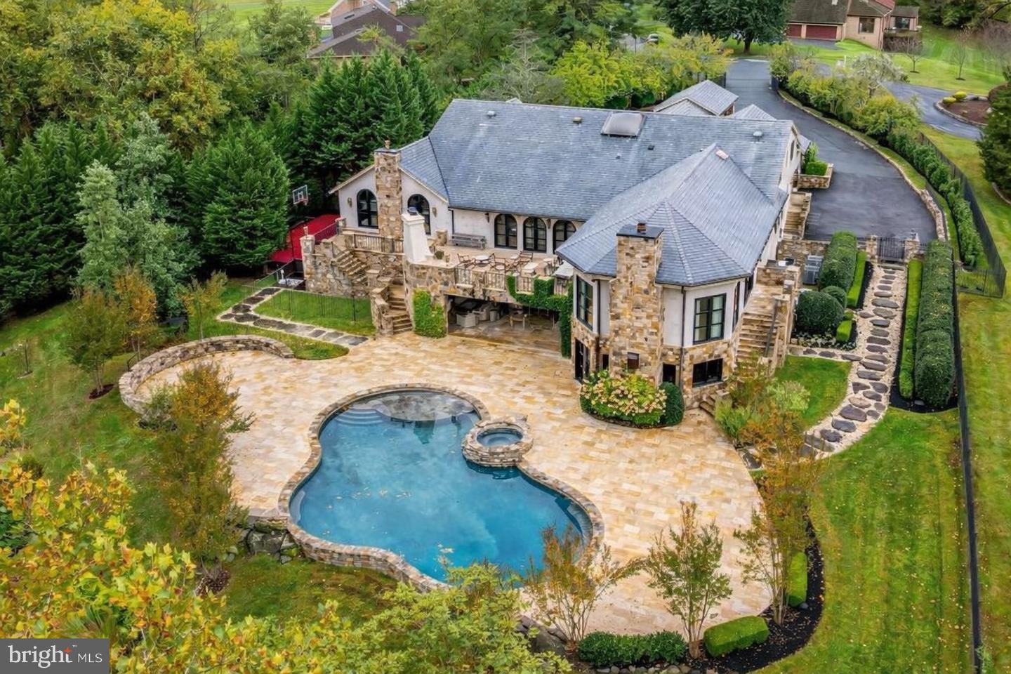 2 Piney Meetinghouse Court, Potomac