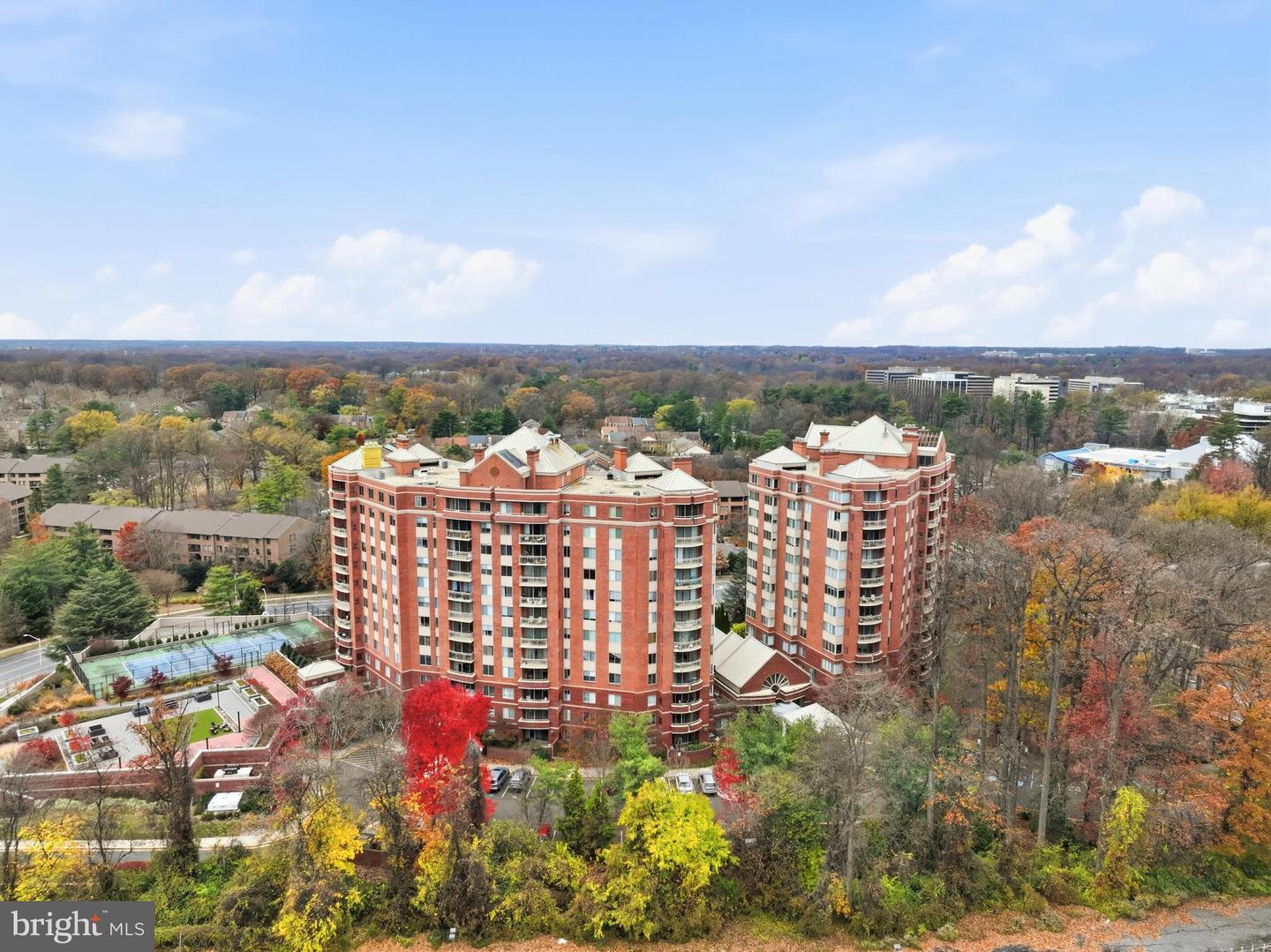5802 Nicholson Lane #803, Rockville