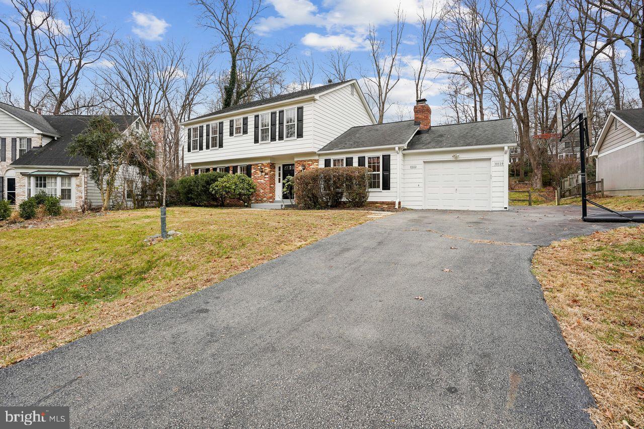 8020 Lakenheath Way, Potomac
