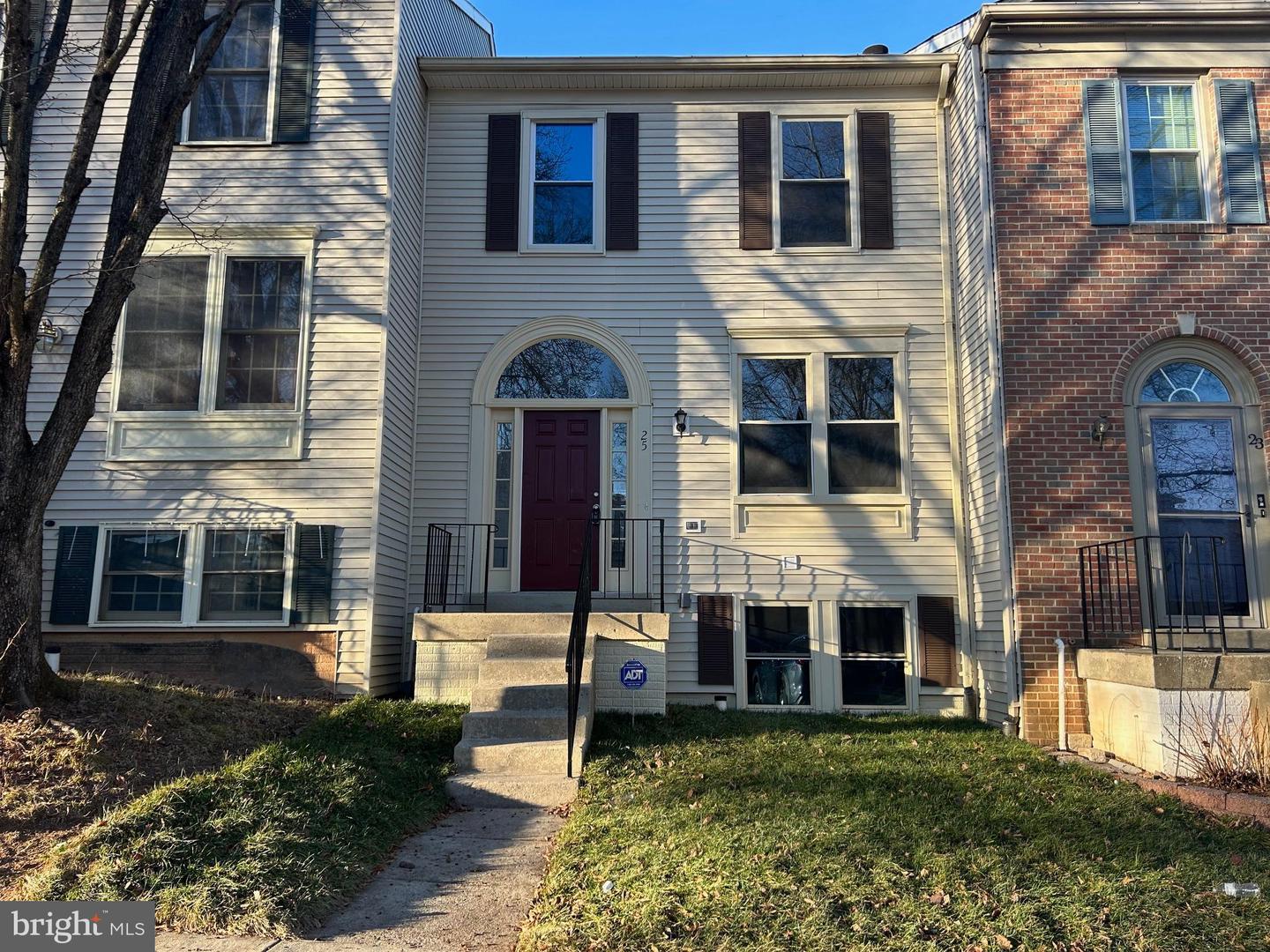 25 Drumcastle Court, Germantown