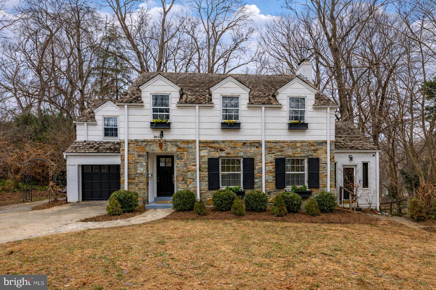 9633 W Bexhill Drive, Kensington