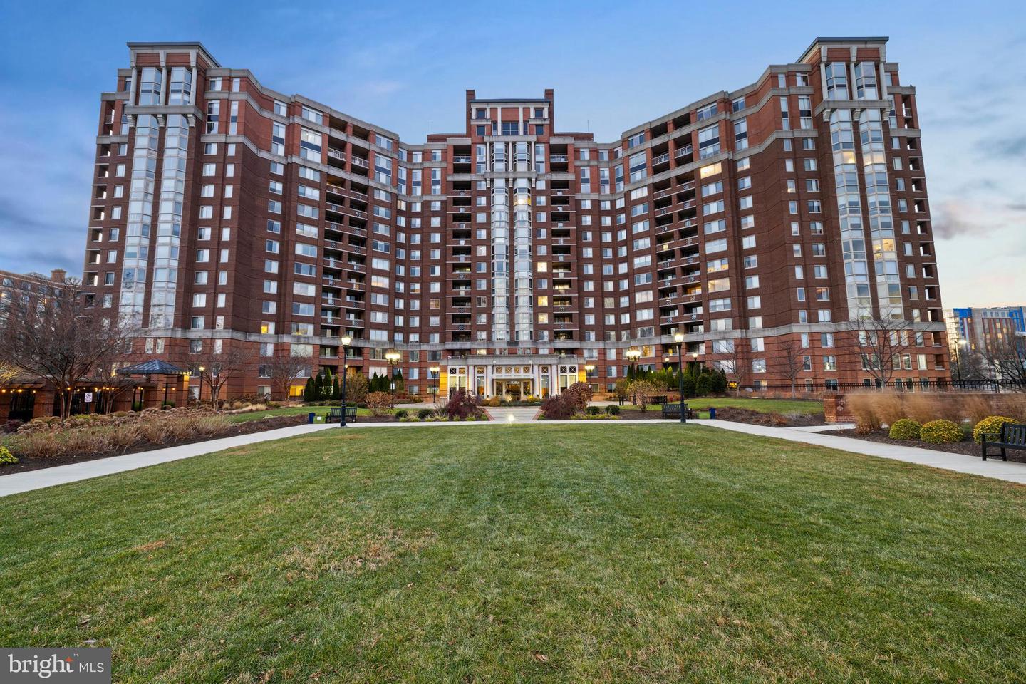 5809 Nicholson Ln # 307