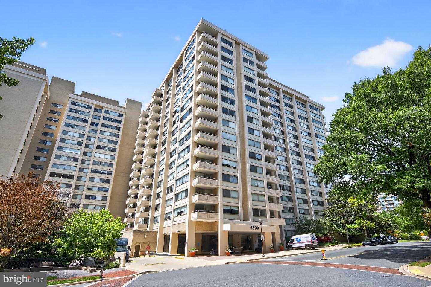 5500 Friendship Boulevard #1422n, Chevy Chase