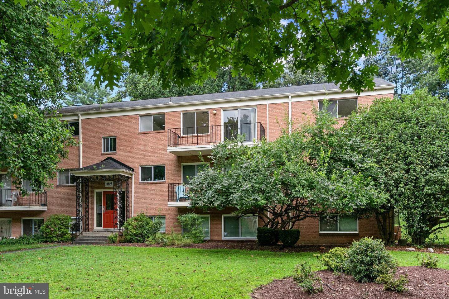 10626 Weymouth Street #204