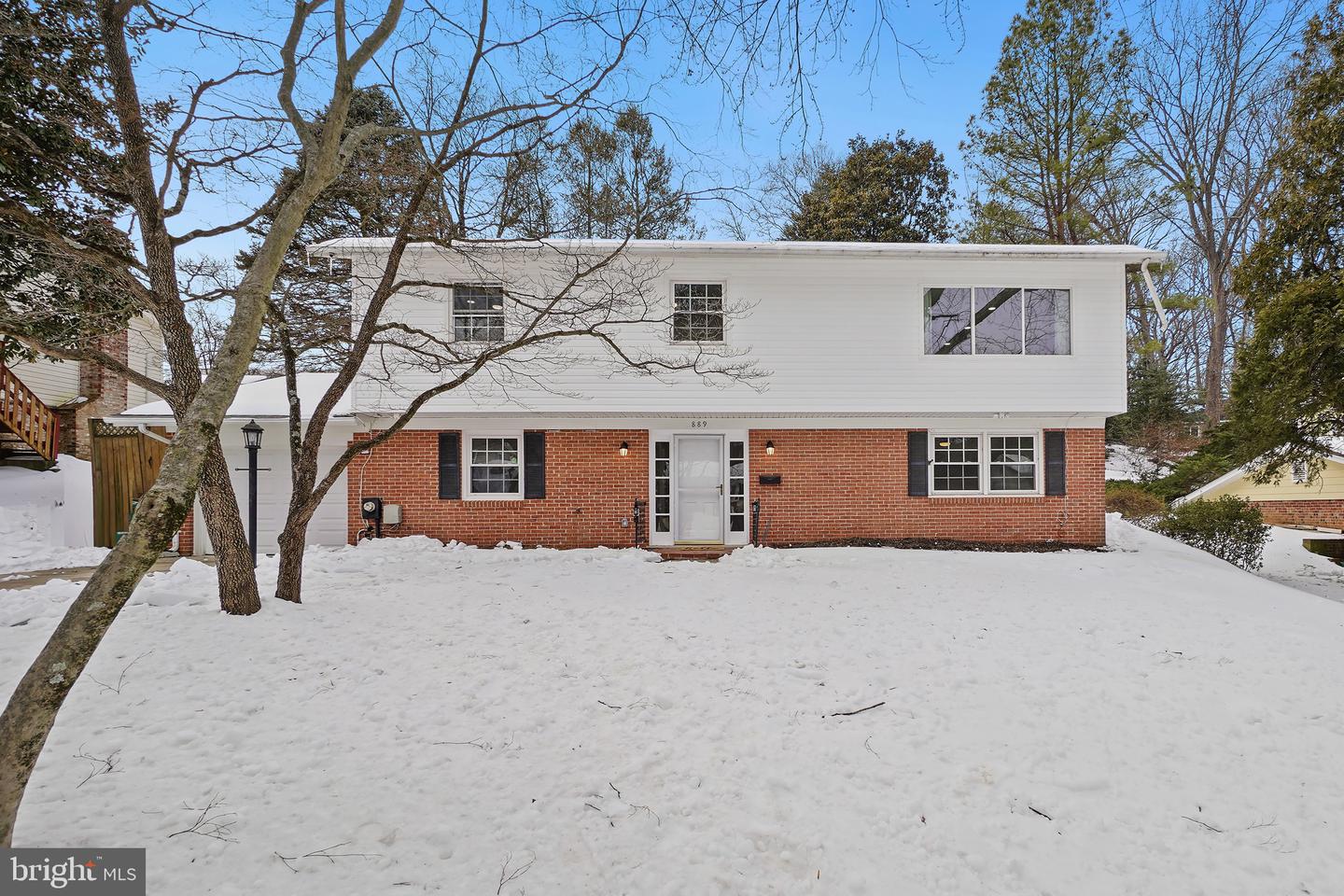 889 Diamond Drive, Gaithersburg