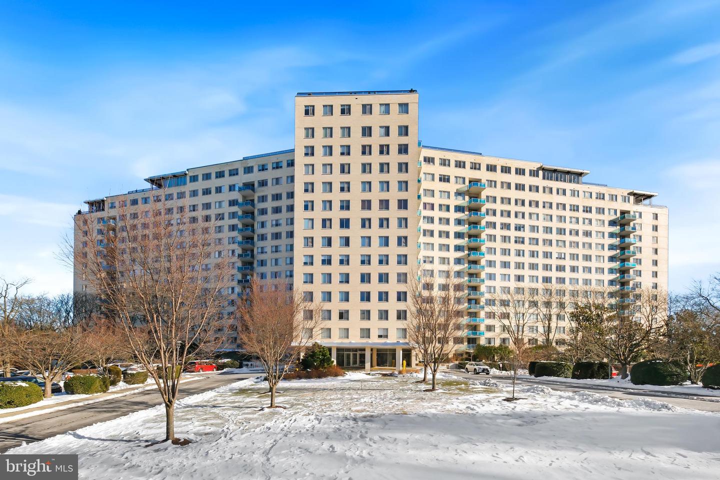 10401 Grosvenor Place #408, Rockville