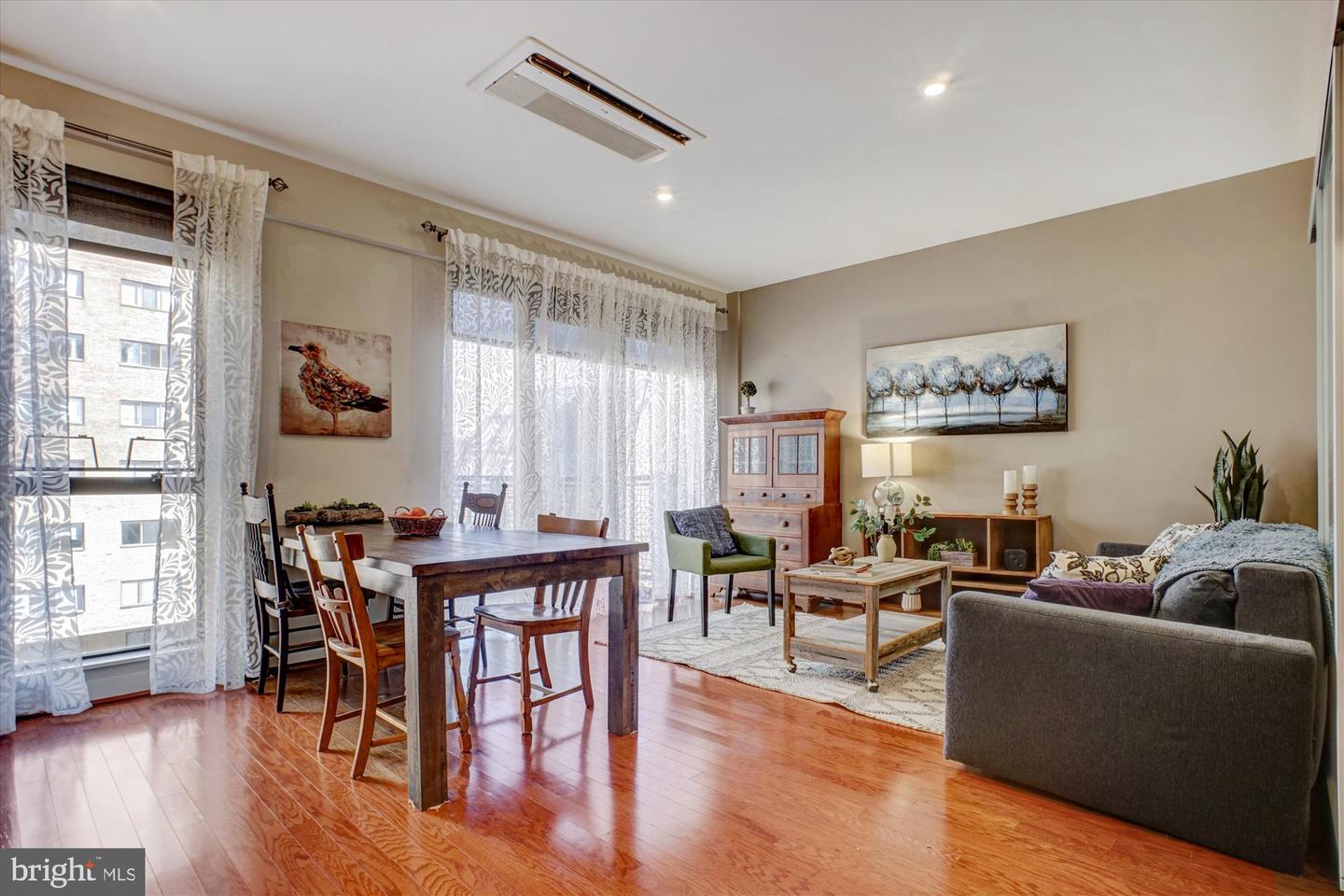 1320 Fenwick Lane #711