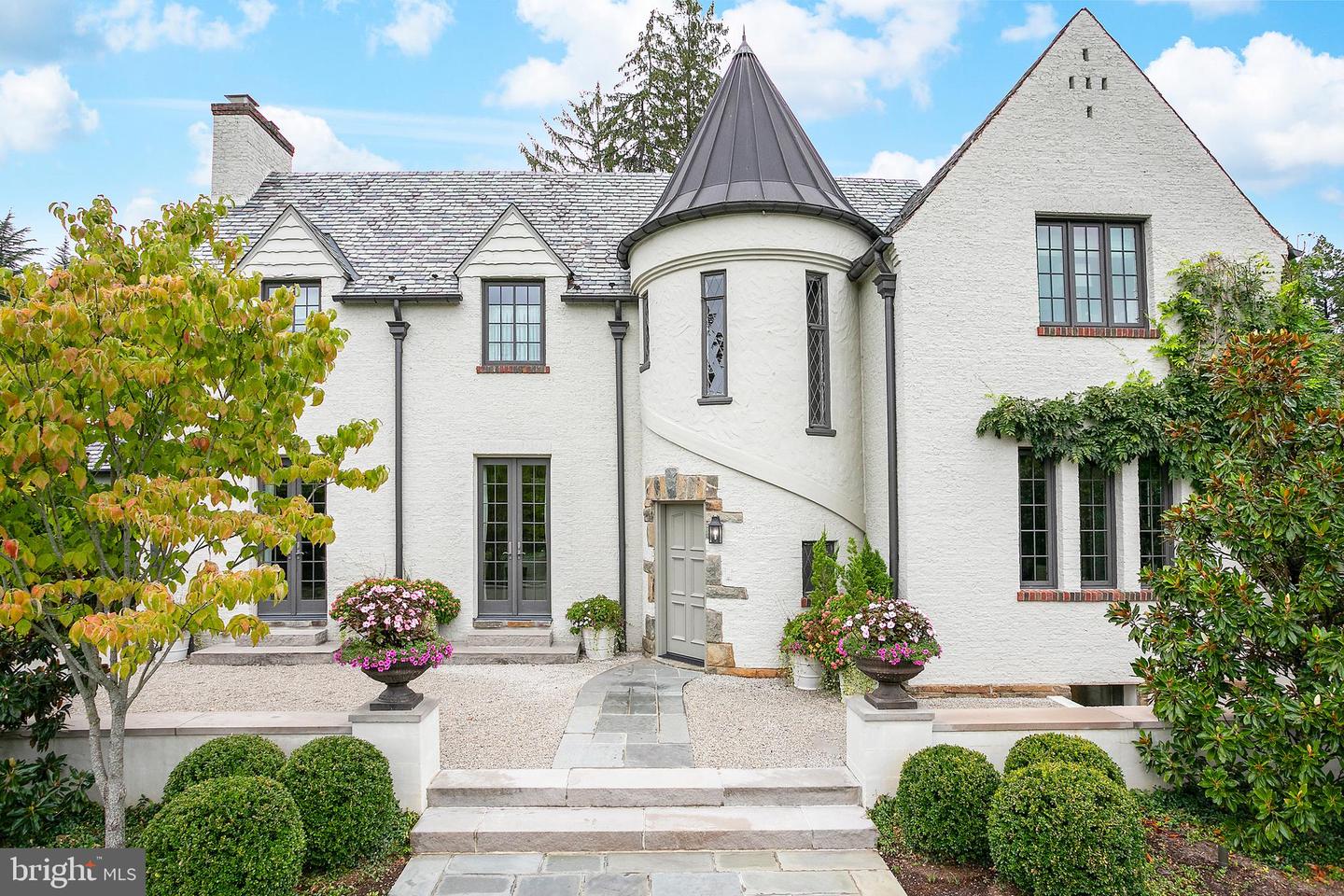 5205 Woodlawn Avenue, Chevy Chase