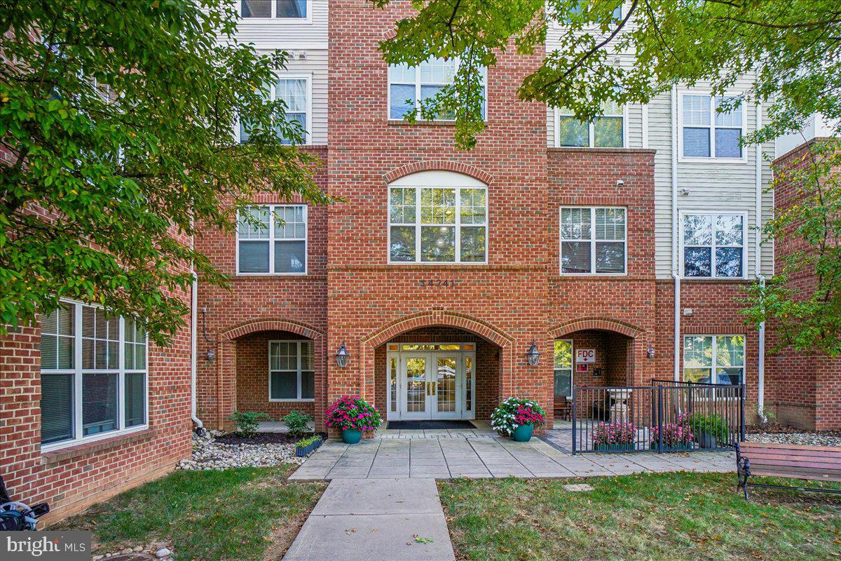 14241 Kings Crossing Boulevard #210