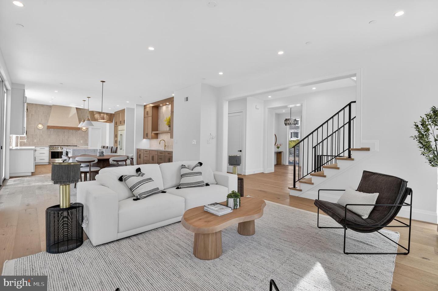 5011 Newport Avenue, Bethesda