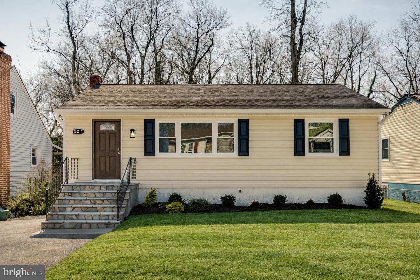327 Howard Avenue, Rockville