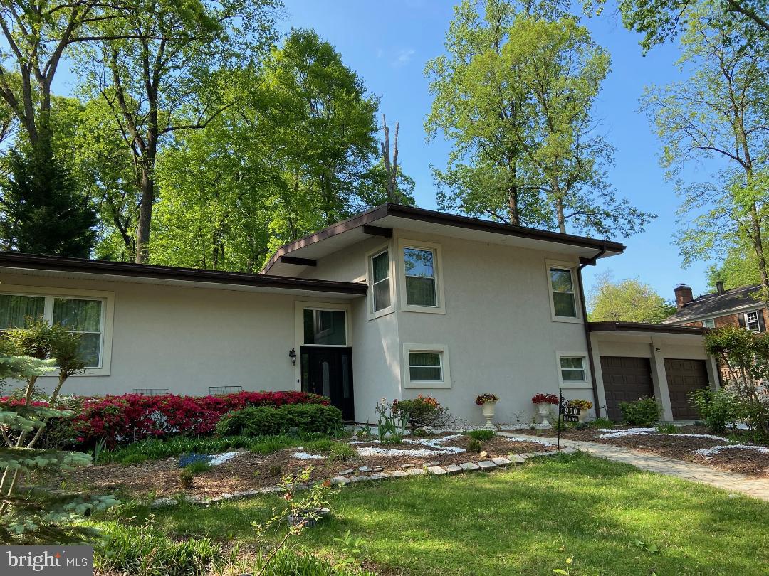 900 Azalea Drive, Rockville