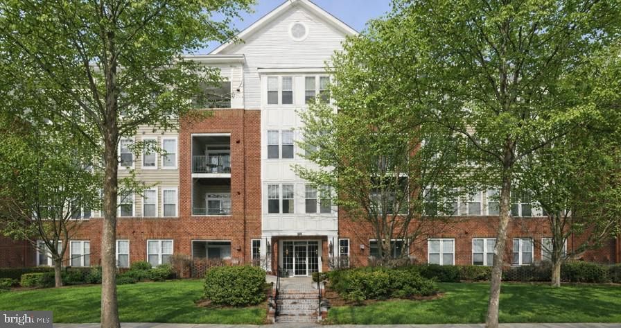 501 King Farm Blvd #304, Rockville