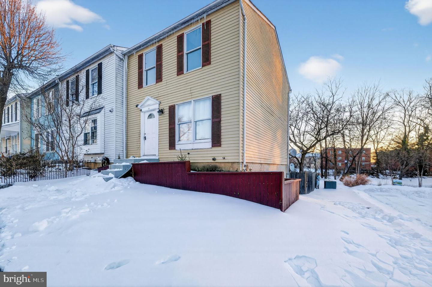 14 Seek Ct, Takoma Park